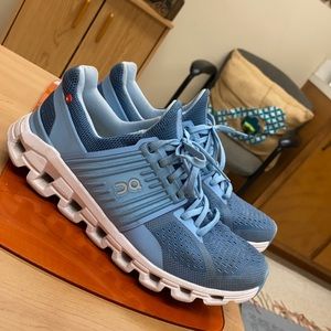 On Cloud Cloudswift Tennis shoes 8.5